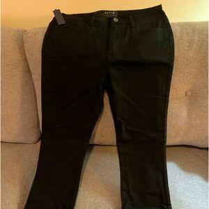 DSTLD Skinny Jeans Bootcut Legs Black Powerstretch.  New with tags.  30 x 32
